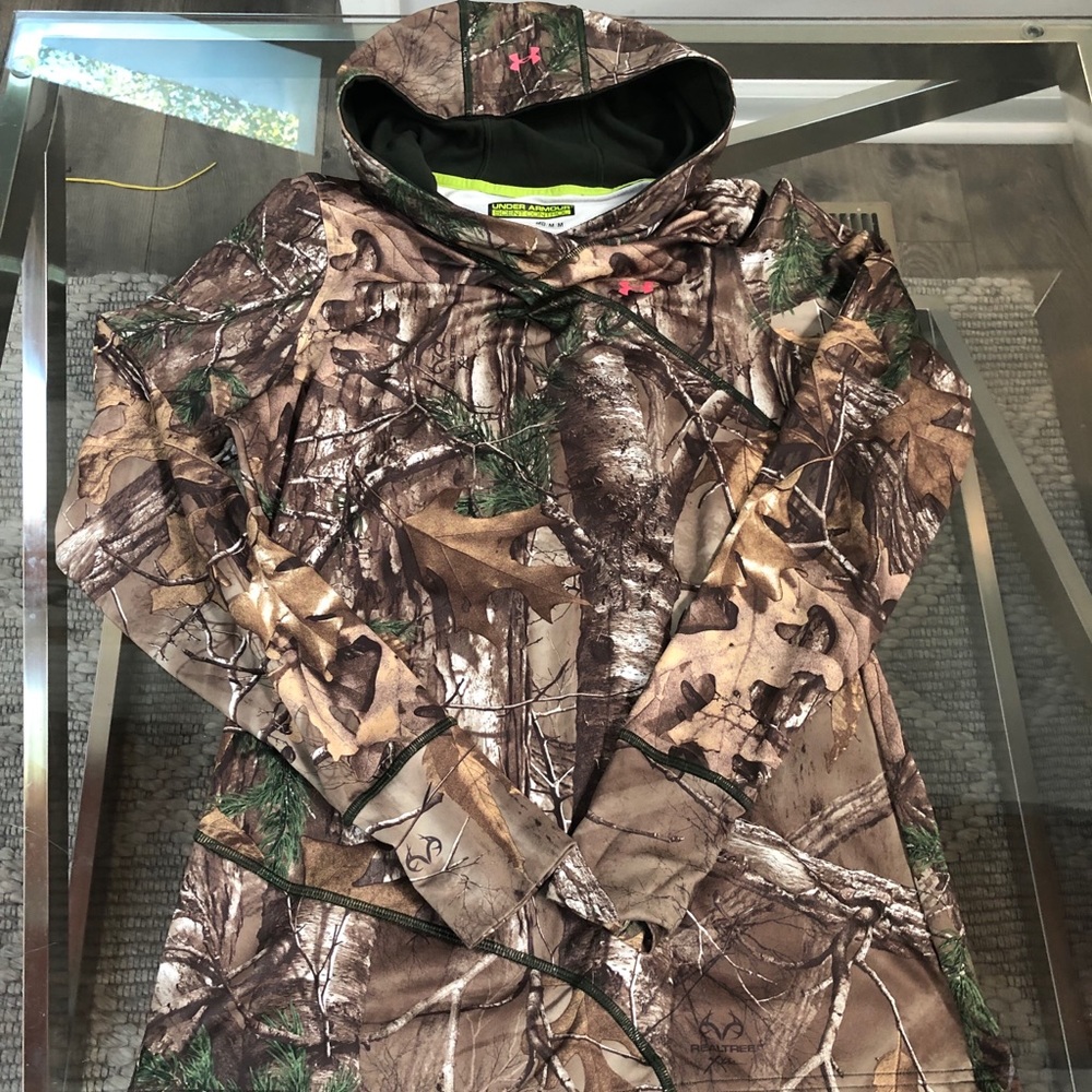 New Under armour CAMO fitted hoodie
